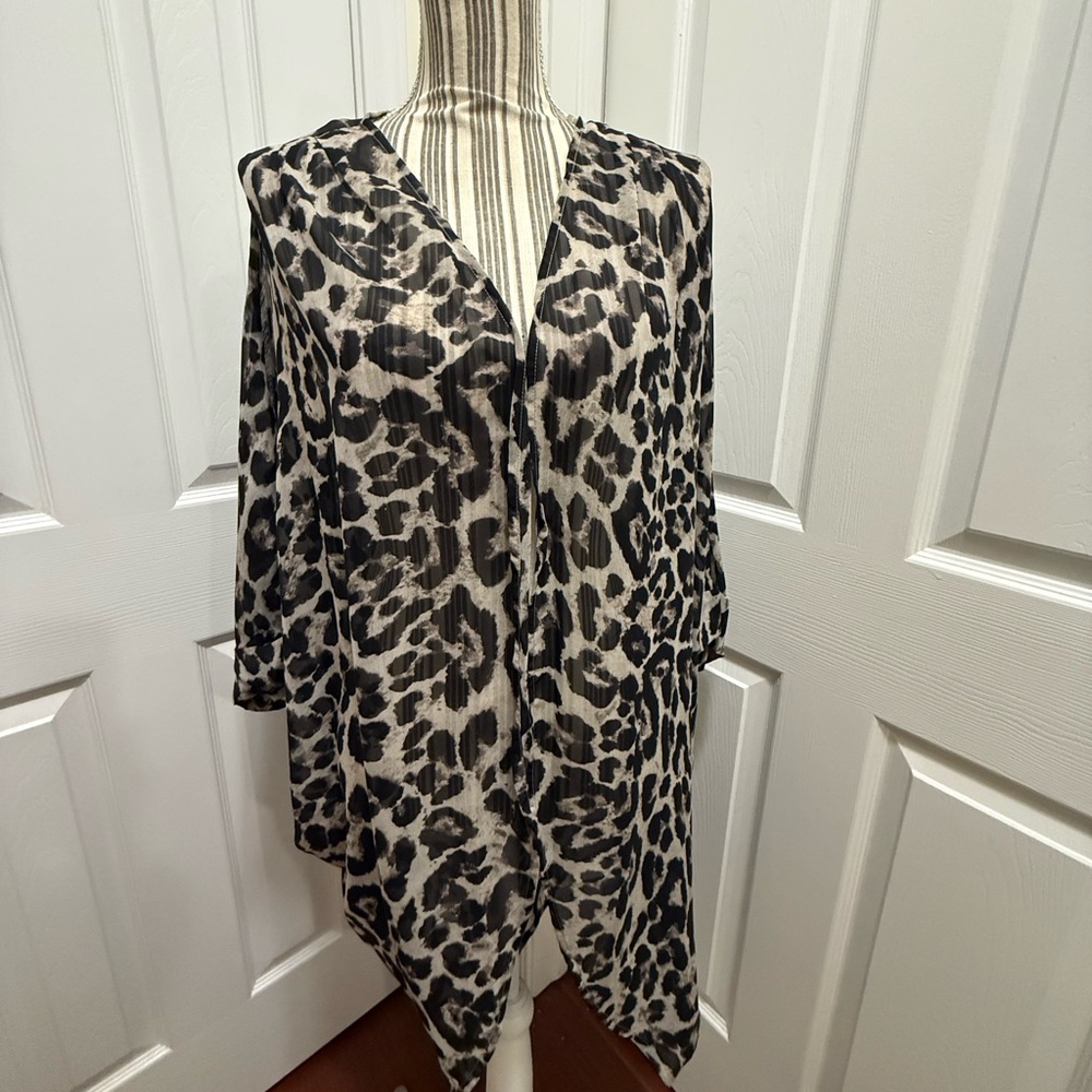 Love Black and Gray Animal Print Kimono Cover up